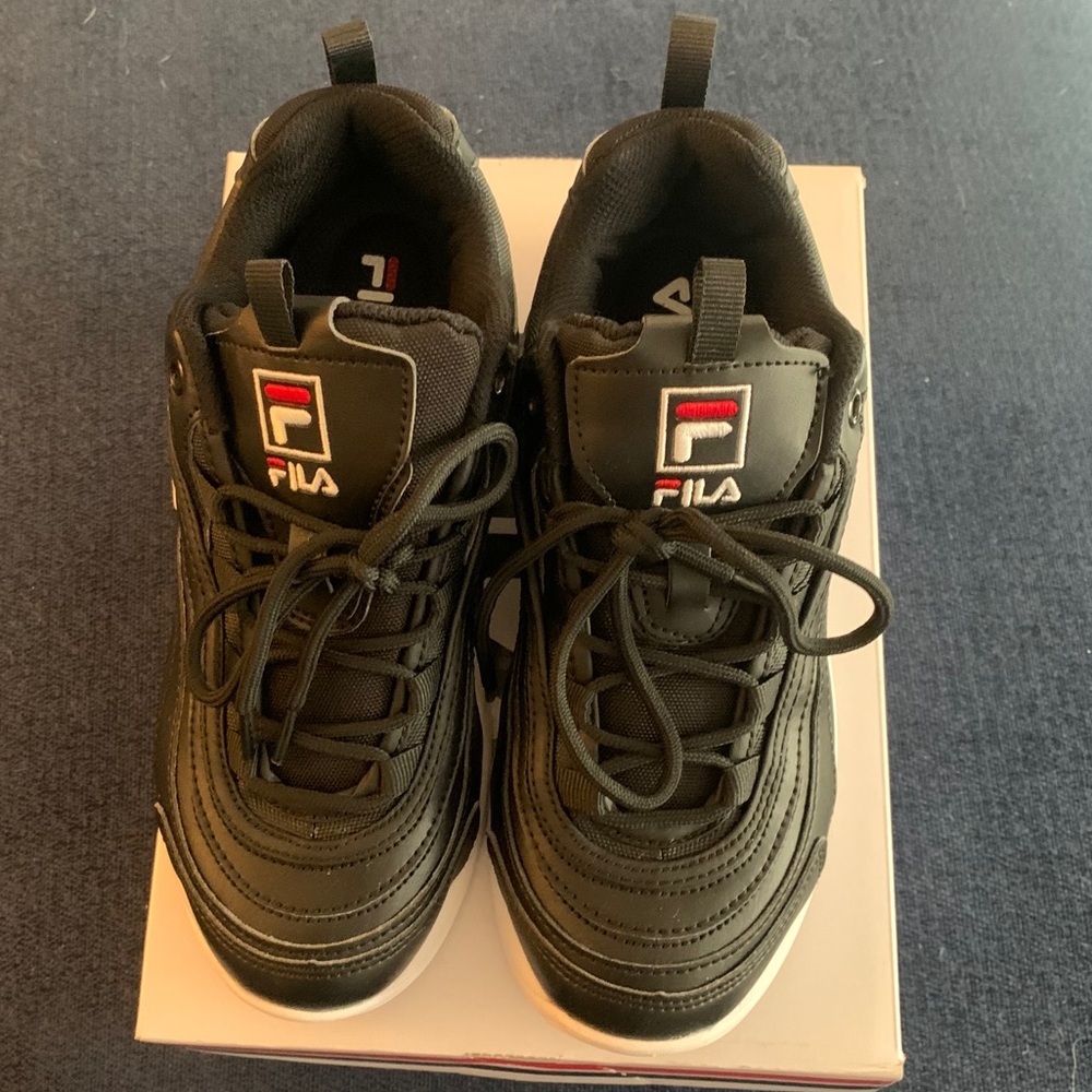Women’s Fila sneakers size 7.5